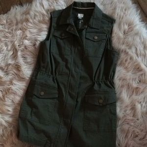 • a new day olive green cargo vest • small •